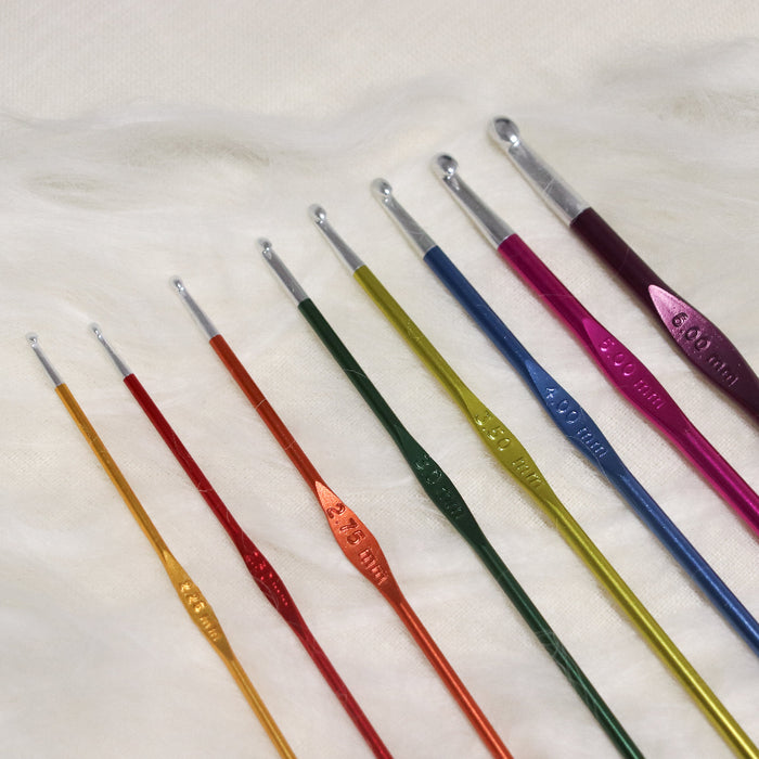 colour coded aluminium crochet hooks