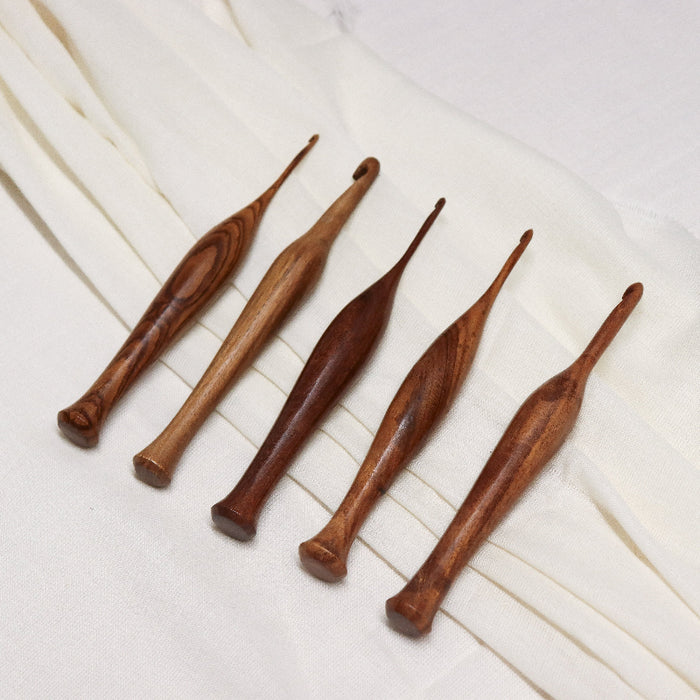 sheesham wood crochet hook with ergonomic handle